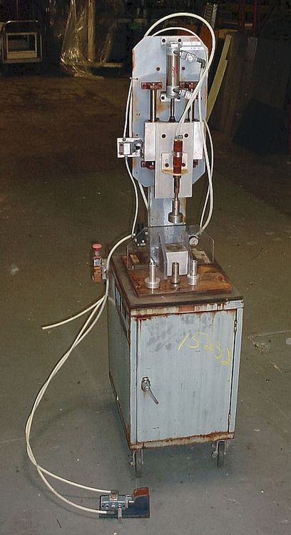 Semi Automatic Pneumatically Operated Capper