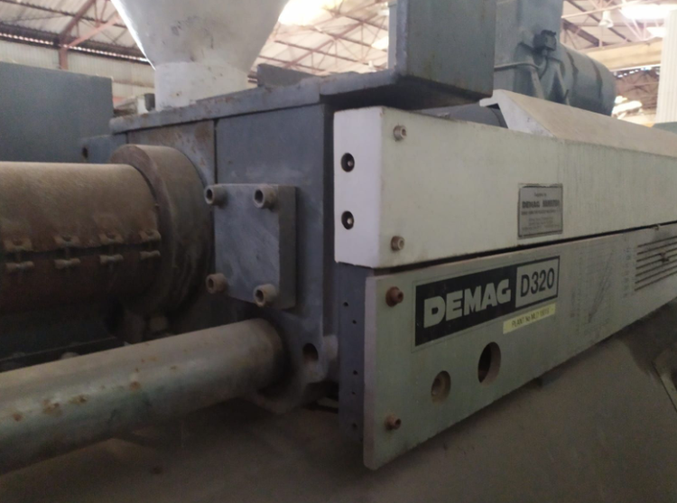 Demag DC320 350 T