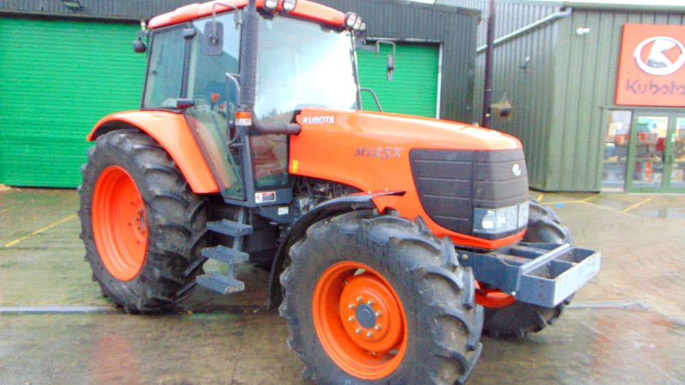 Kubota M125X Tractor