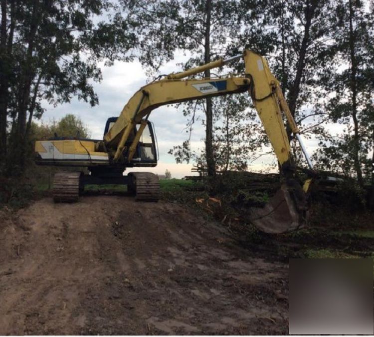 Kobelco SK 200 LC Tracked excavator