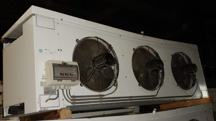 Alfa Laval air cooler with 3 fans (920 rpm).