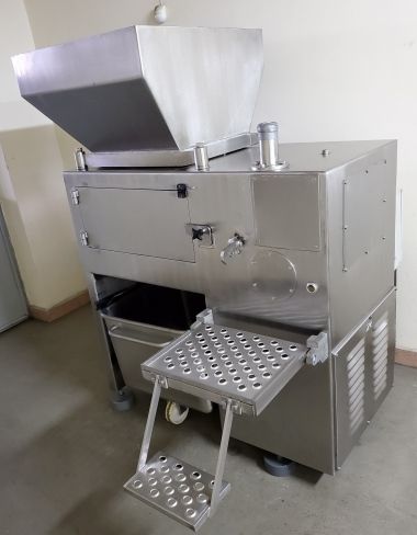 Laska Frozen meat block cutter