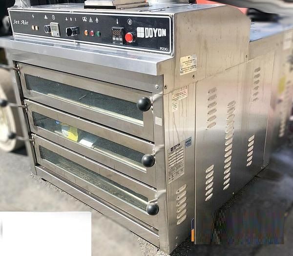 Doyon PIZ3G Triple Deck Natural Gas Pizza Oven