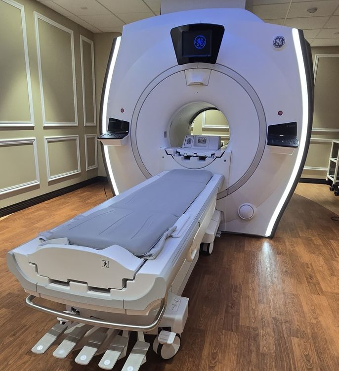 GE 450W GEMS 32 MRI Scanner