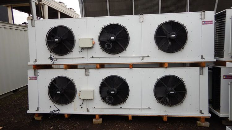 14 Goedhart coolers with 3 fans.