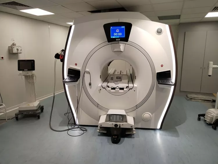 GE Discovery MR450w 1.5T