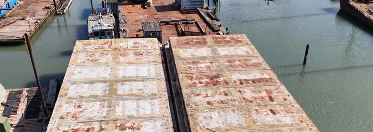 2  97.5′ x 35′ x 12.5′ Barges with Covers