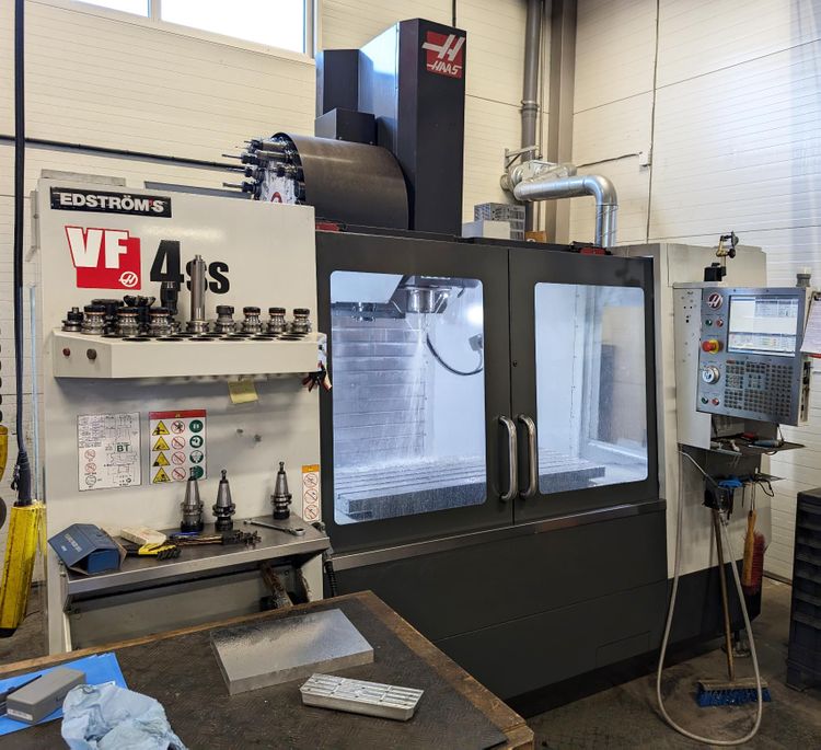 Haas VF-4SS. 3 Axis