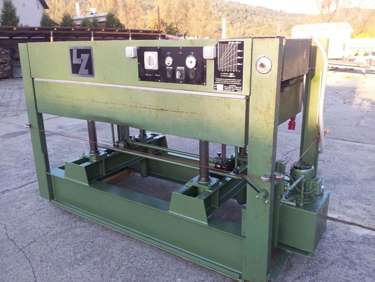 Langzauner LZT-55, Hydraulic press for veneering