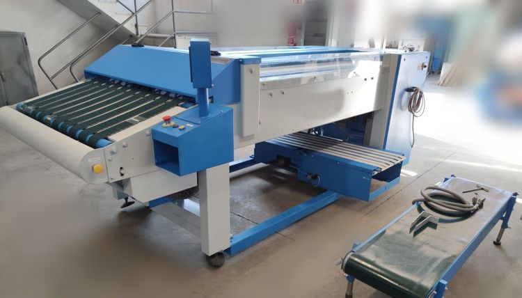 Jensen folding machine with one station