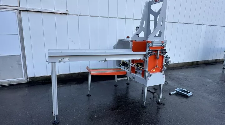 Rev  Packaging Solutions Rooster Case Packer