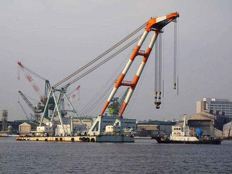 Mitsubishi 500T Floating Crane Barge