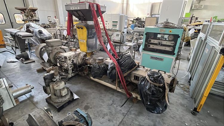 Bandera 75 / 30 Bubbled Film Extrusion