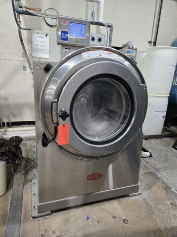 Milnor 80lb. Washer Extractor