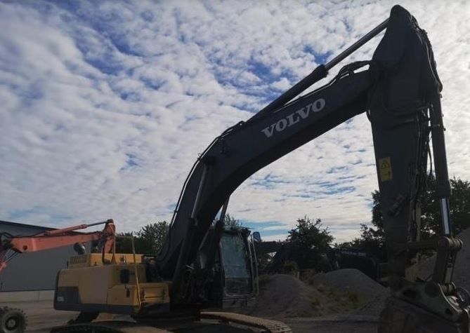 Volvo Ec 300 Dl Tracked Excavator