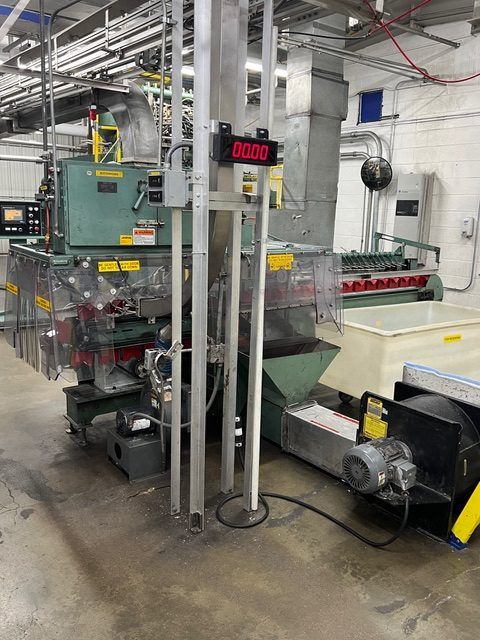 Uniloy 350 R2 (8) Head Reciprocating Screw Blow Molding Machine