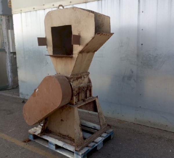 Prat 350 x 270 Blade Mill crusher