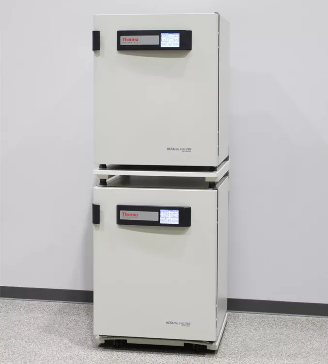 Thermo HERAcell vios 250i 51032889 Stacked Copper Lined CO2 Incubators