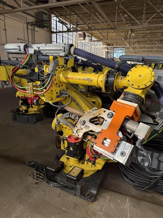 Fanuc R2000iB/210F 6 Axis 210 kg