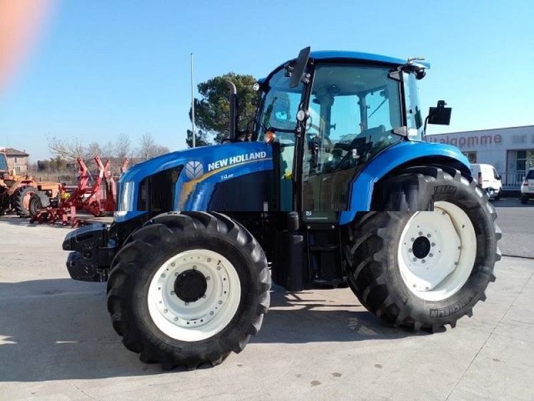 New Holland T 4.85 Tractor