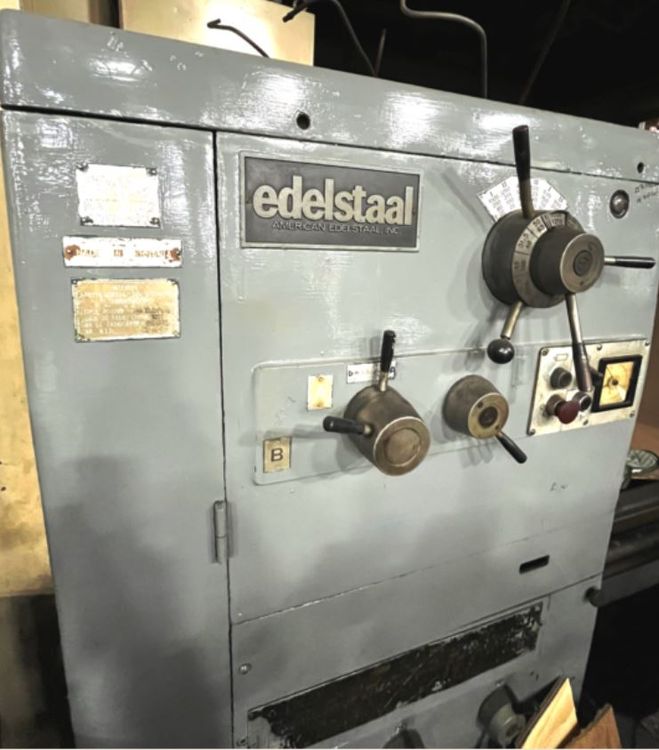Edelstaal HEAVY DUTY ENGINE LATHE 1250 rpm 52" X 200"