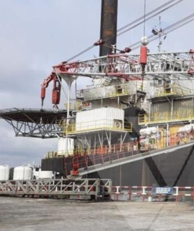 52M / 114 PAX / 200T CRANE JACK UP