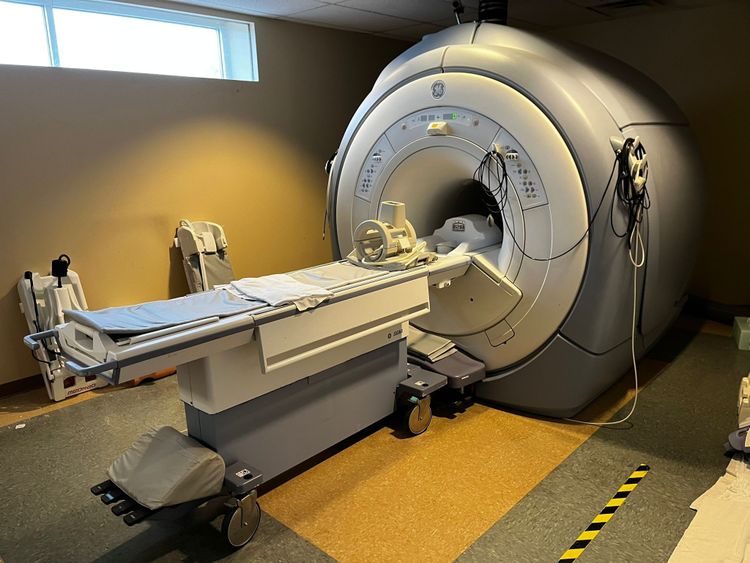 GE HDe 1.5T MRI