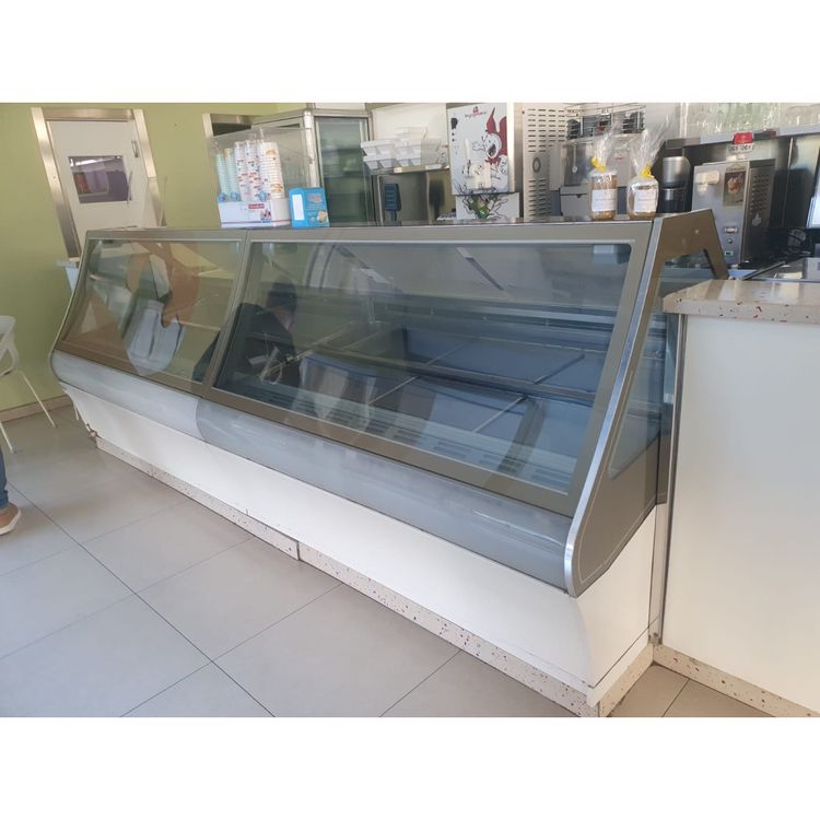 FB Sintesi Act II, ICE CREAM DISPLAY CASE