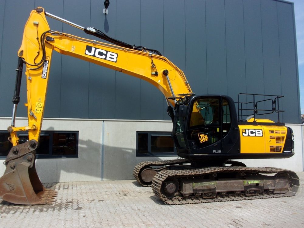 JCB JS220LC Tracked Excavator