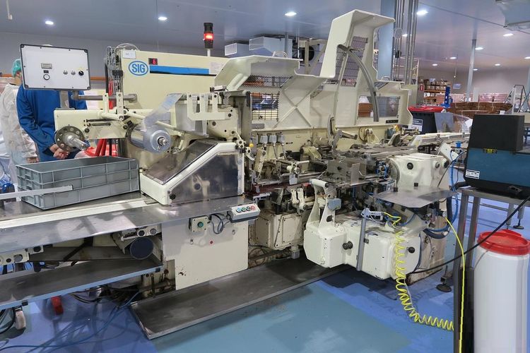 Sig DST  CHOCOLATE BAR WRAPPERS