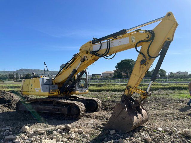 New Holland E215B Tracked Excavator
