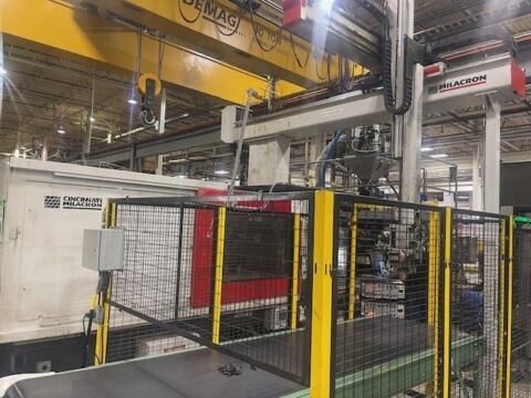 Cincinnati Milacron MM550 550 T