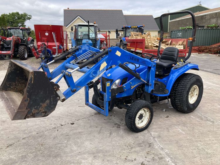 New Holland TC27DA Tractor