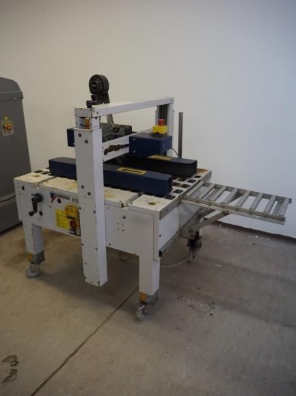 Robopac ROBOTAPE 50 M, Box closing machine