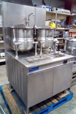 Two ten gallon kettles