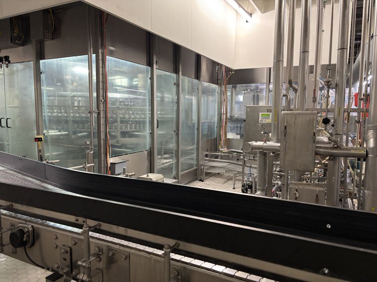 KHS, Krones PET bottling line for CSD, mineral water