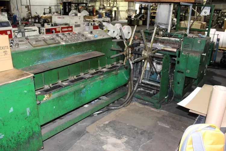 Universal 67-1240 990-921 Bag Machine, Wicketer