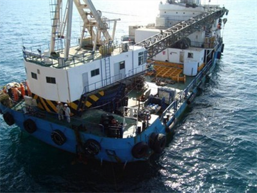 150-tonne Revolving Crane Vessel w/6-point mooring and Dive Support Gross Tonnage: 	658