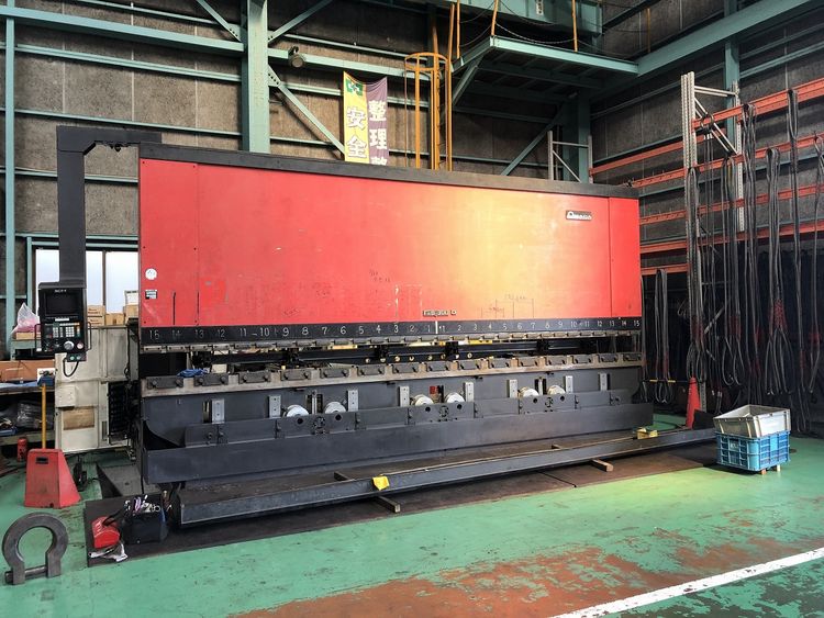 Amada FBD3006 300 t