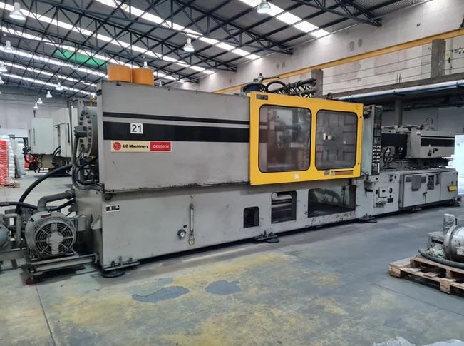 LG 550 Injection Machine 550 T