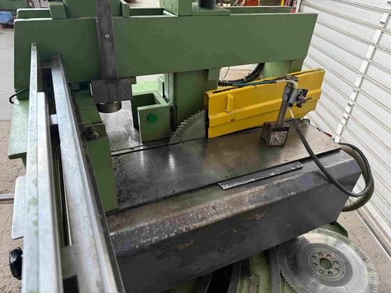 Trennjaeger LPC 110/400 Band Saw Semi Automatic