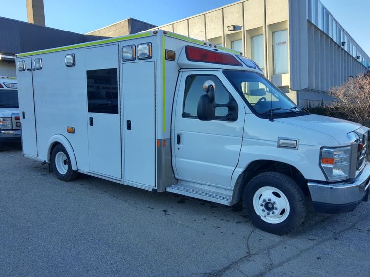 Ford Econoline E450, Gasoline Ambulance