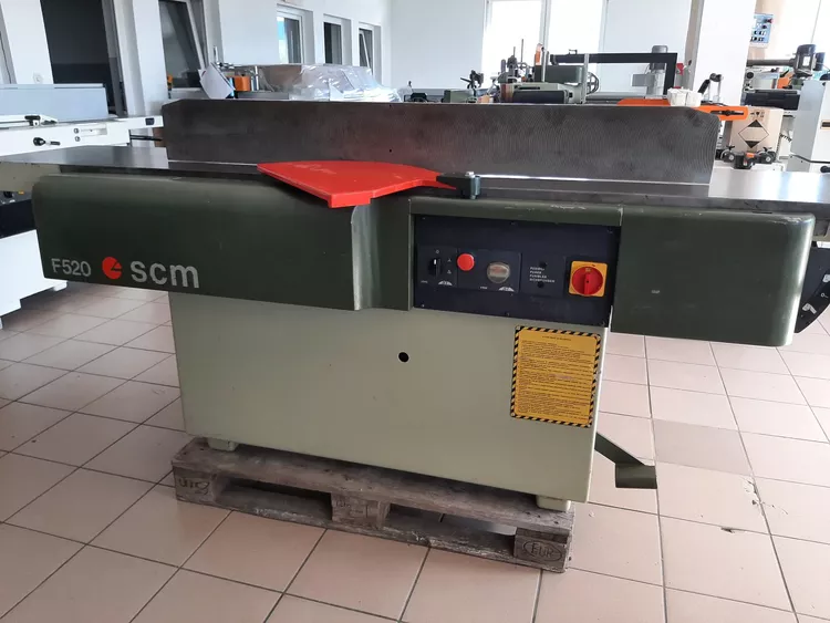 SCM F520