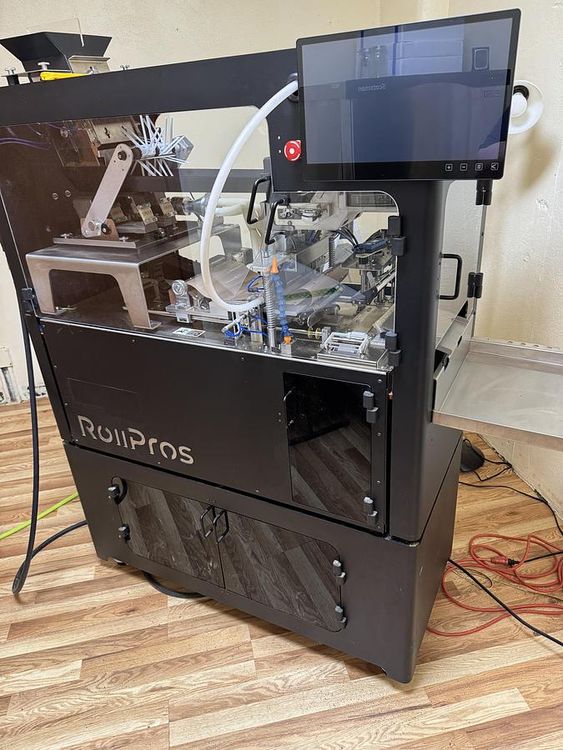 RollPros  Blackbird 2.0 Automated Rolling Machine