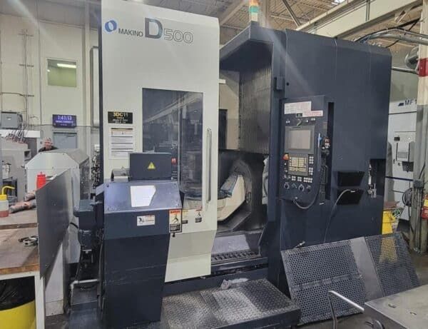 Makino D500 (2-Pallet) 5 Axis