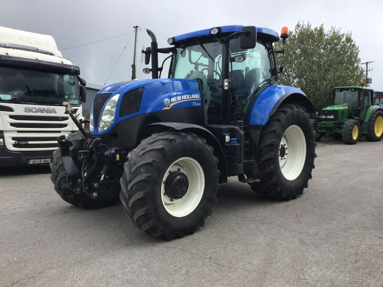 New Holland T7 200 Tractor