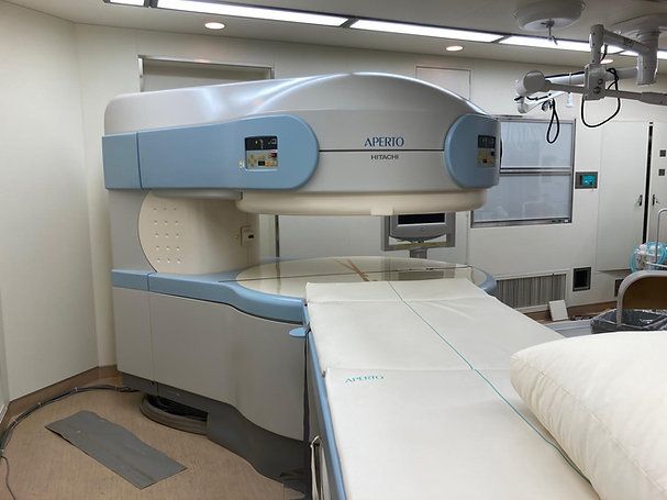 Hitachi Aperto 0.4T MRI Scanner