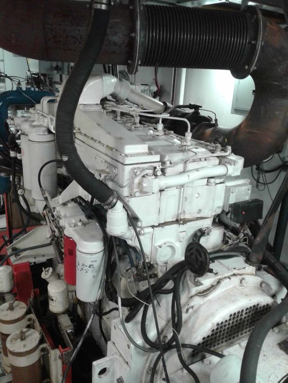 Lugger Pair 6170 Marine Engines