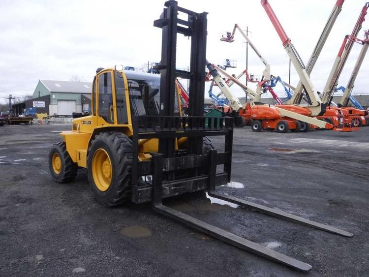 Sellick Straight Mast Forklift Size: 	12000