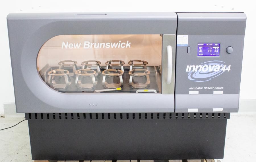 New Brunswick Innova 44R Refrigerated Incubator Shaker